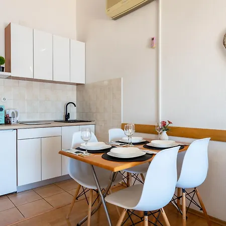 Aurora Apartment